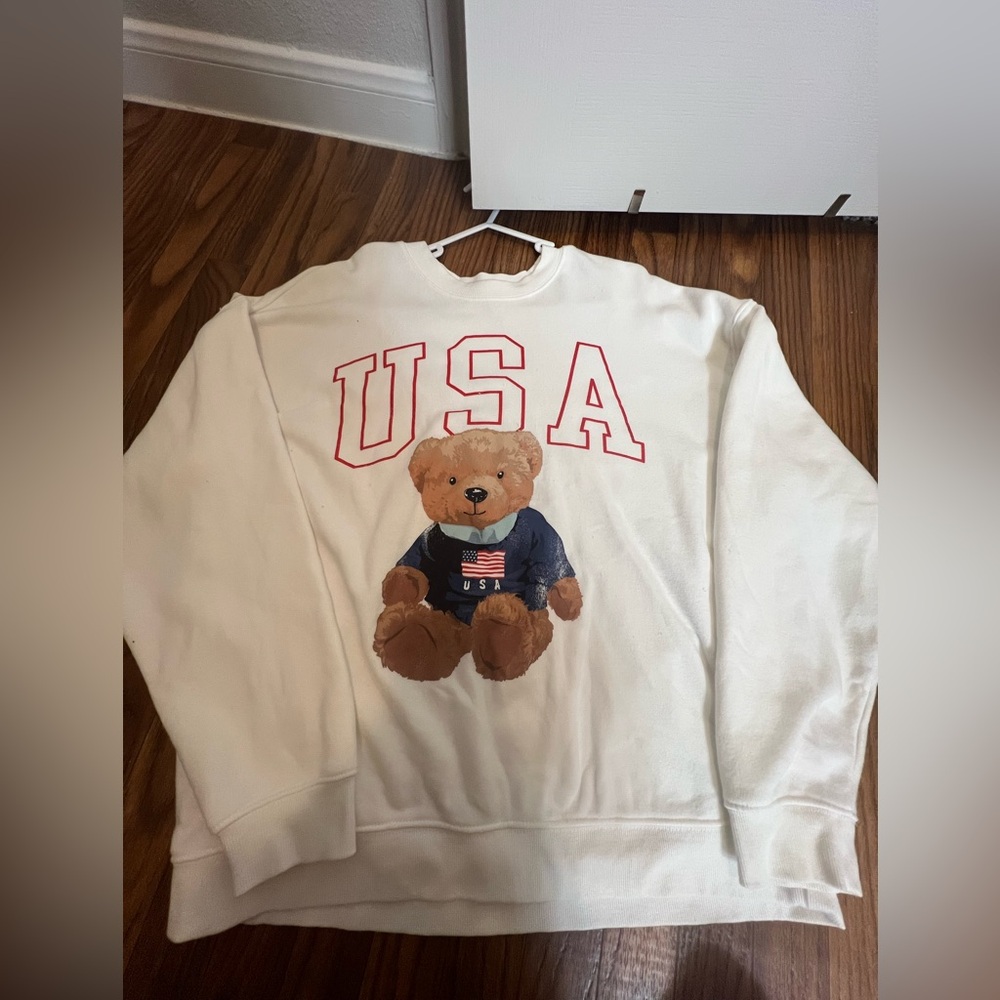 Target White USA Bear Graphic Women's Sweatshirt